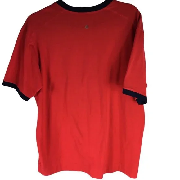 Lululemon Tee Shirt UNISEX RED Short Sleeve Tee pit to pit 23" - Picture 2 of 5